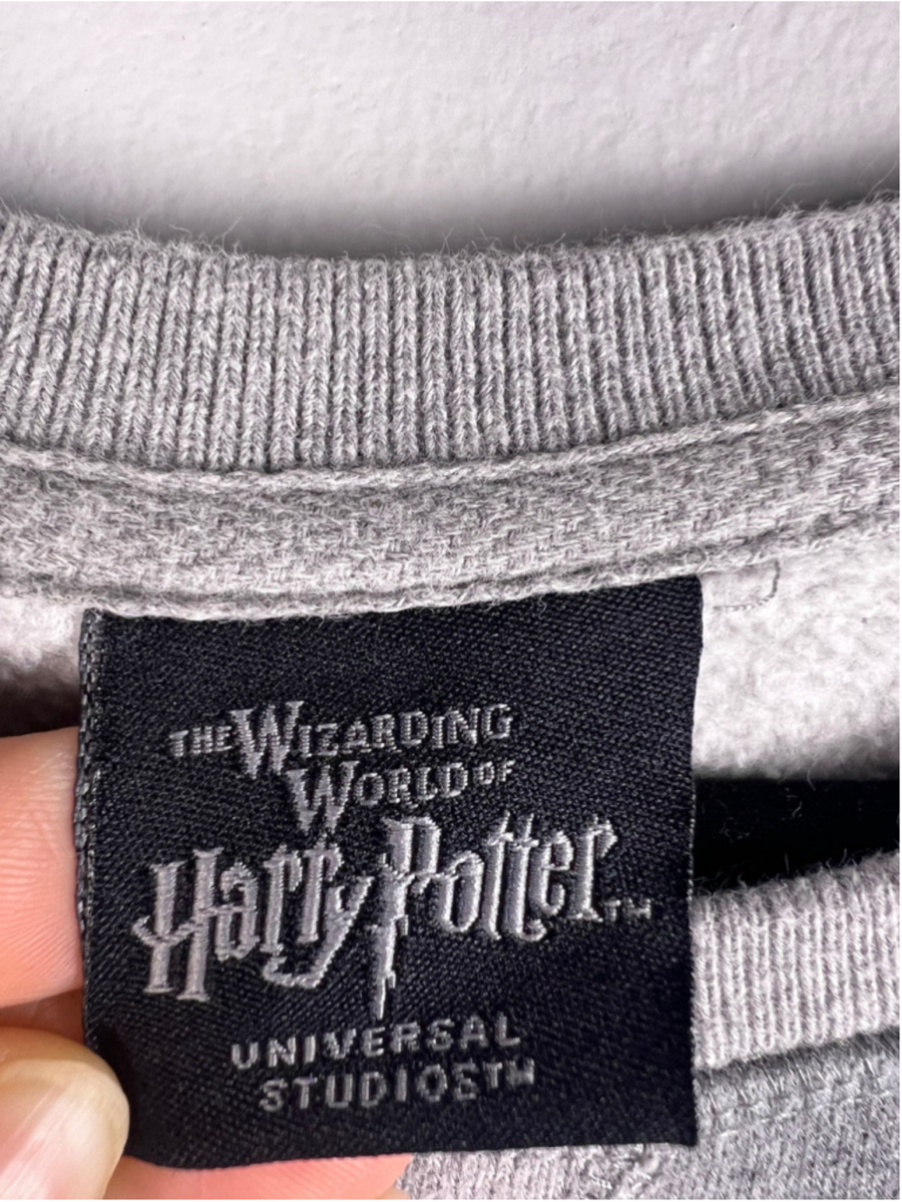 Harry Potter Ravenclaw Sweatshirt XL Universal Studios Gray Spellout Crewneck - Picture 4 of 6